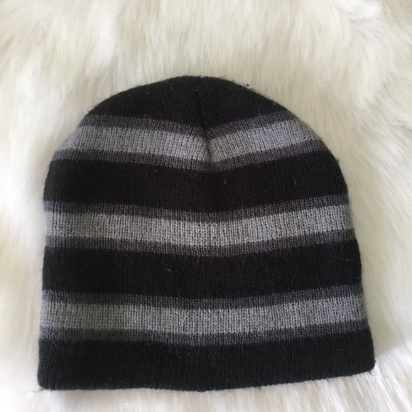 2 Faded Glory Winter Hats - Picture 5 of 6
